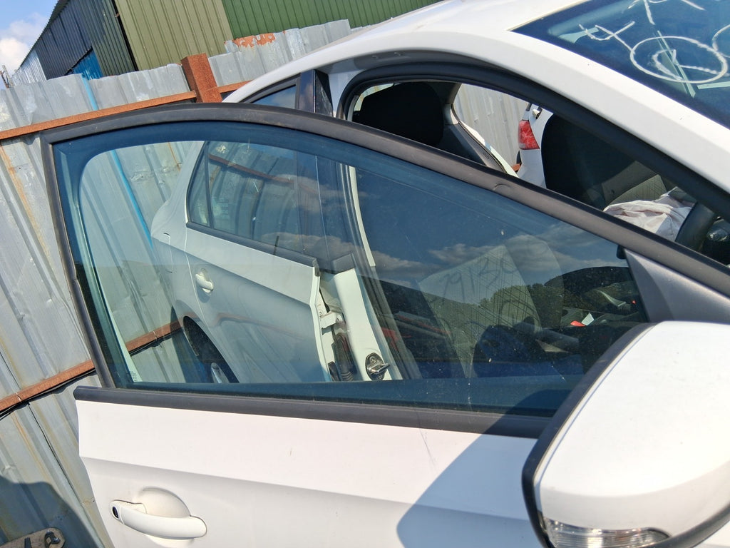 SEAT TOLEDO MK4 2018 HATCH OSF DRIVER SIDE FRONT MAIN WINDOW GLASS