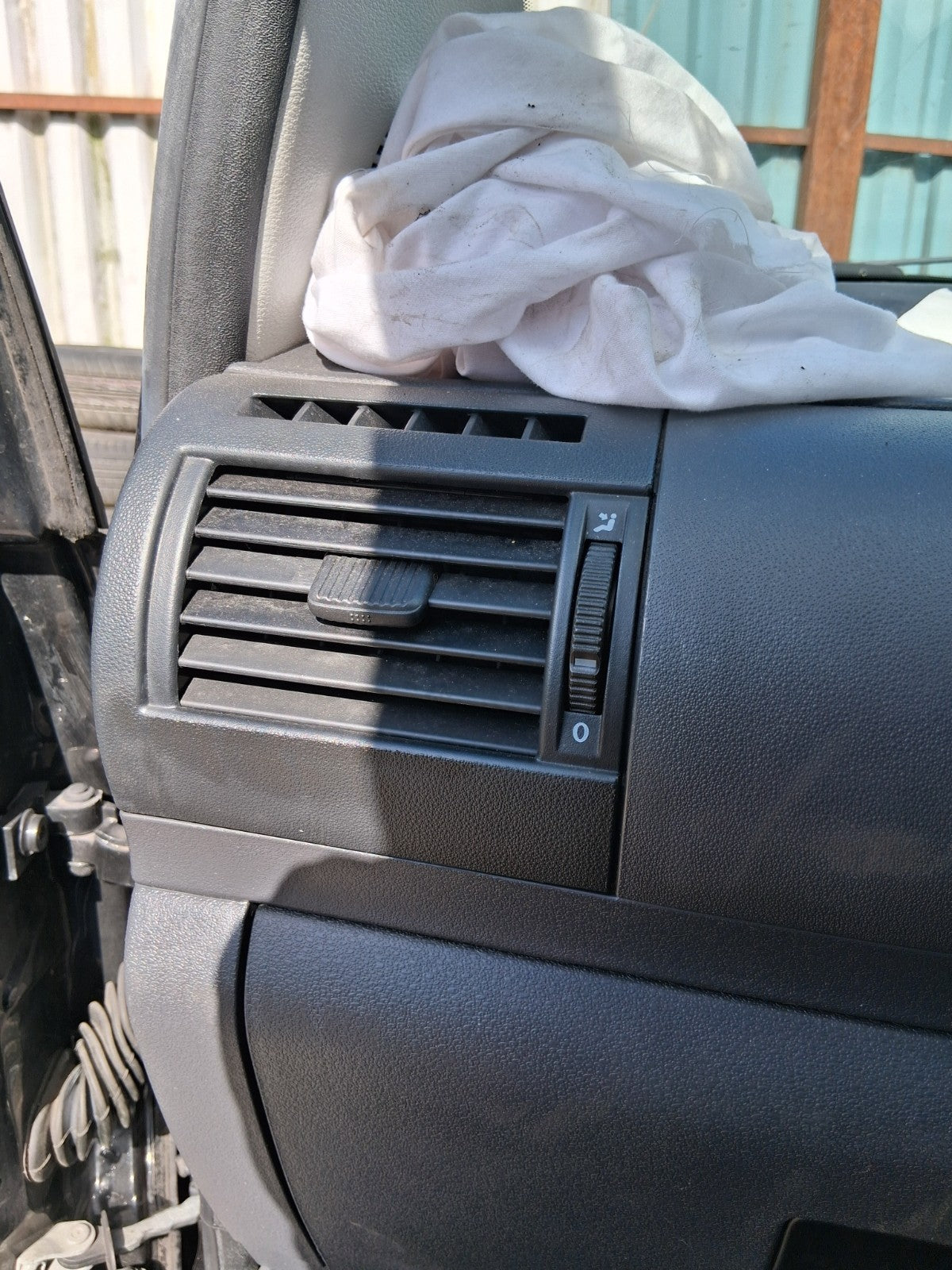 2011 VW VOLKSWAGEN FOX 3 DOOR NSF PASSENGER SIDE FRONT LEFT AIR VENT