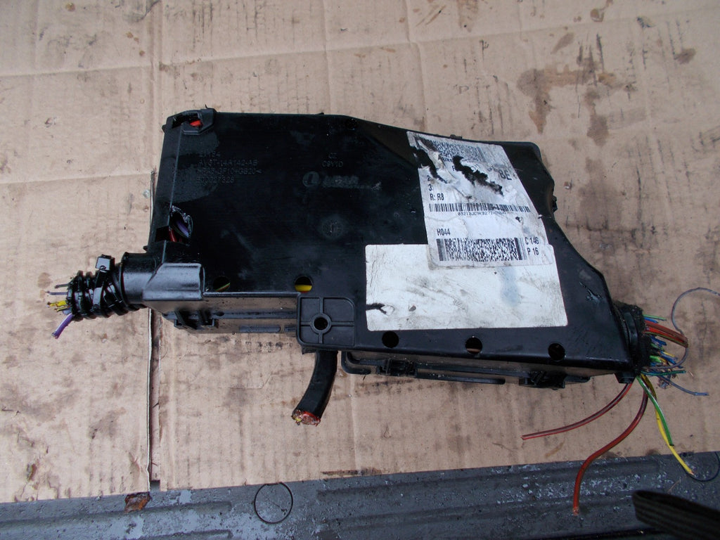 2014 FORD FOCUS MK3 1.6 FUSE BOX AV6T14A142AB
