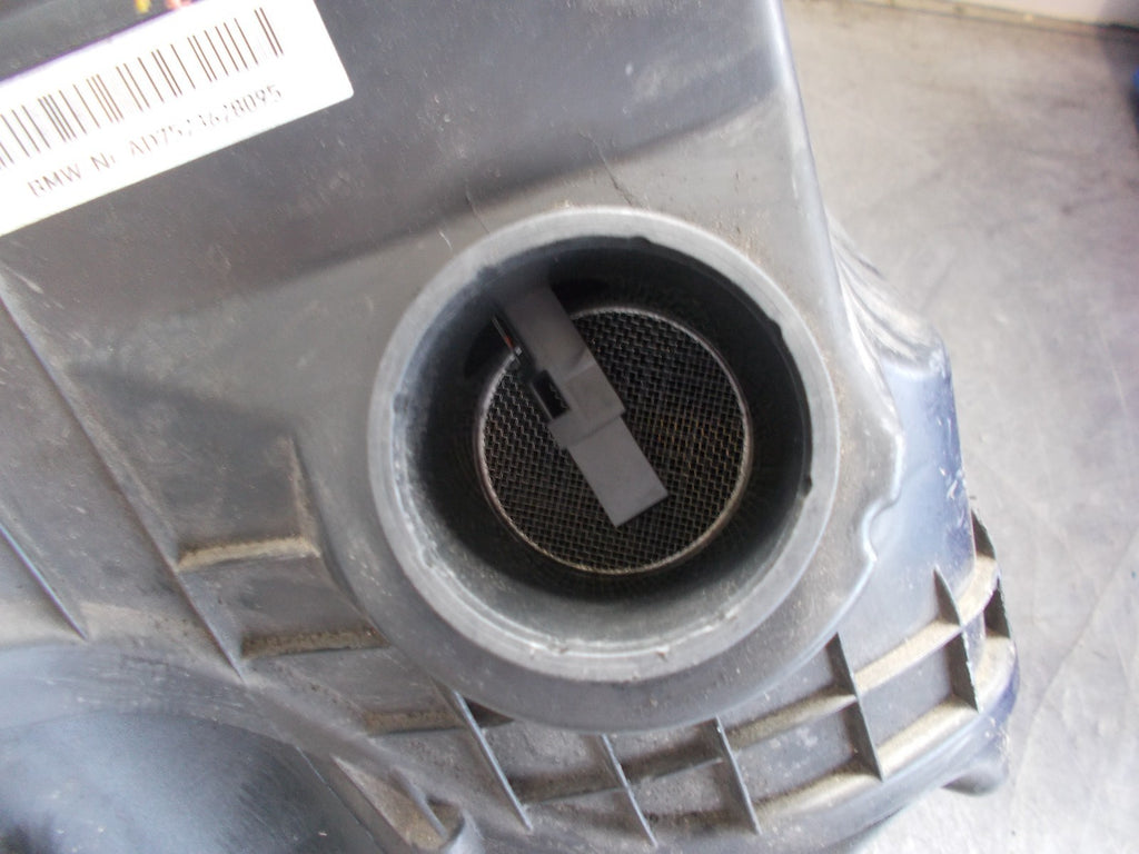 BMW 1 SERIES E81 E87 AIR FILTER BOX 13717523628