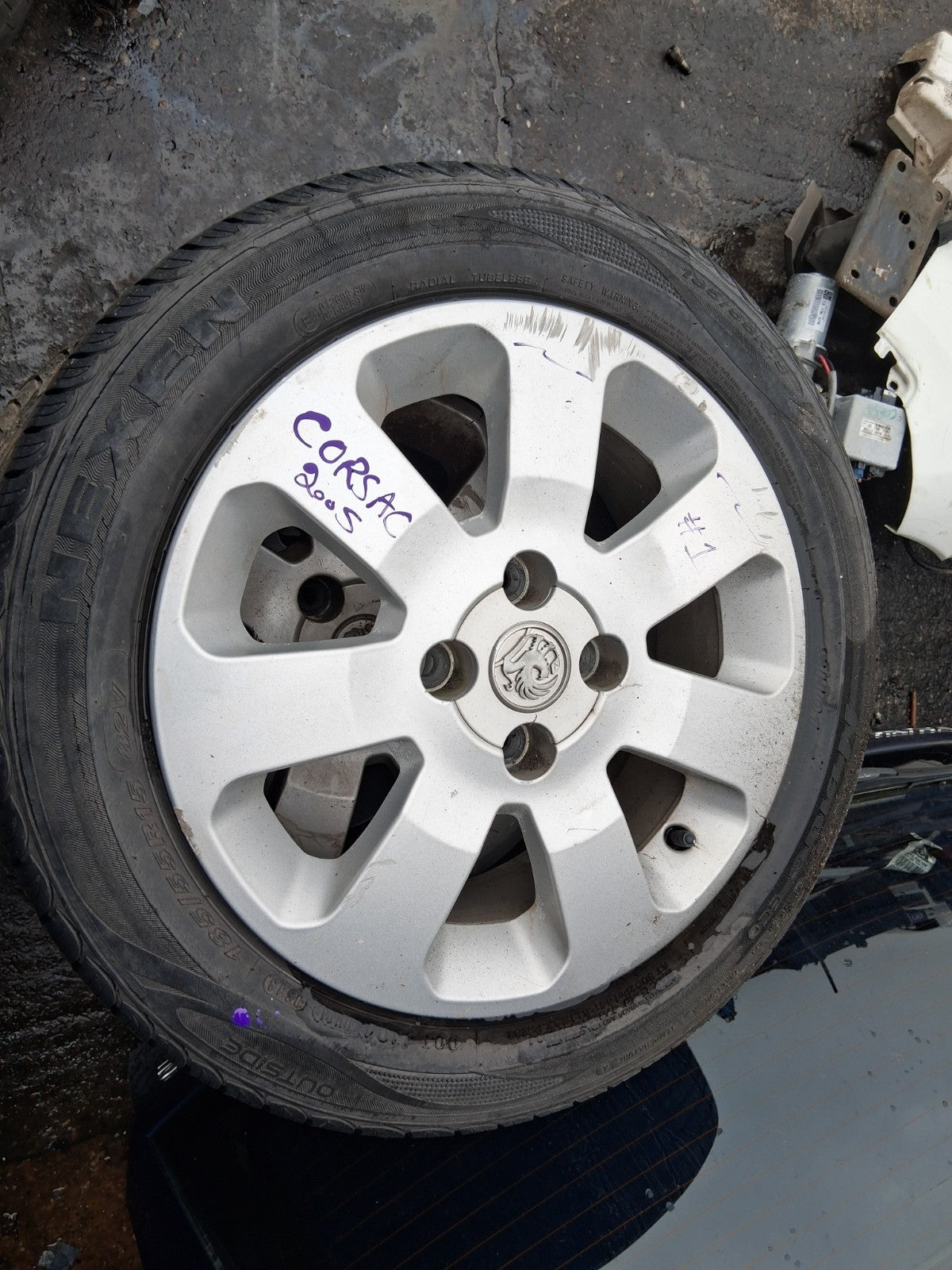 2005 VAUXHALL CORSA C 15 INCH ALLOY WHEEL WITH TYRE 185/55R15