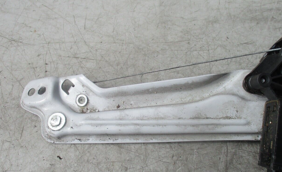 VAUXHALL CROSSLAND FRONT WINDOW MOTOR REGULATOR 0130824272