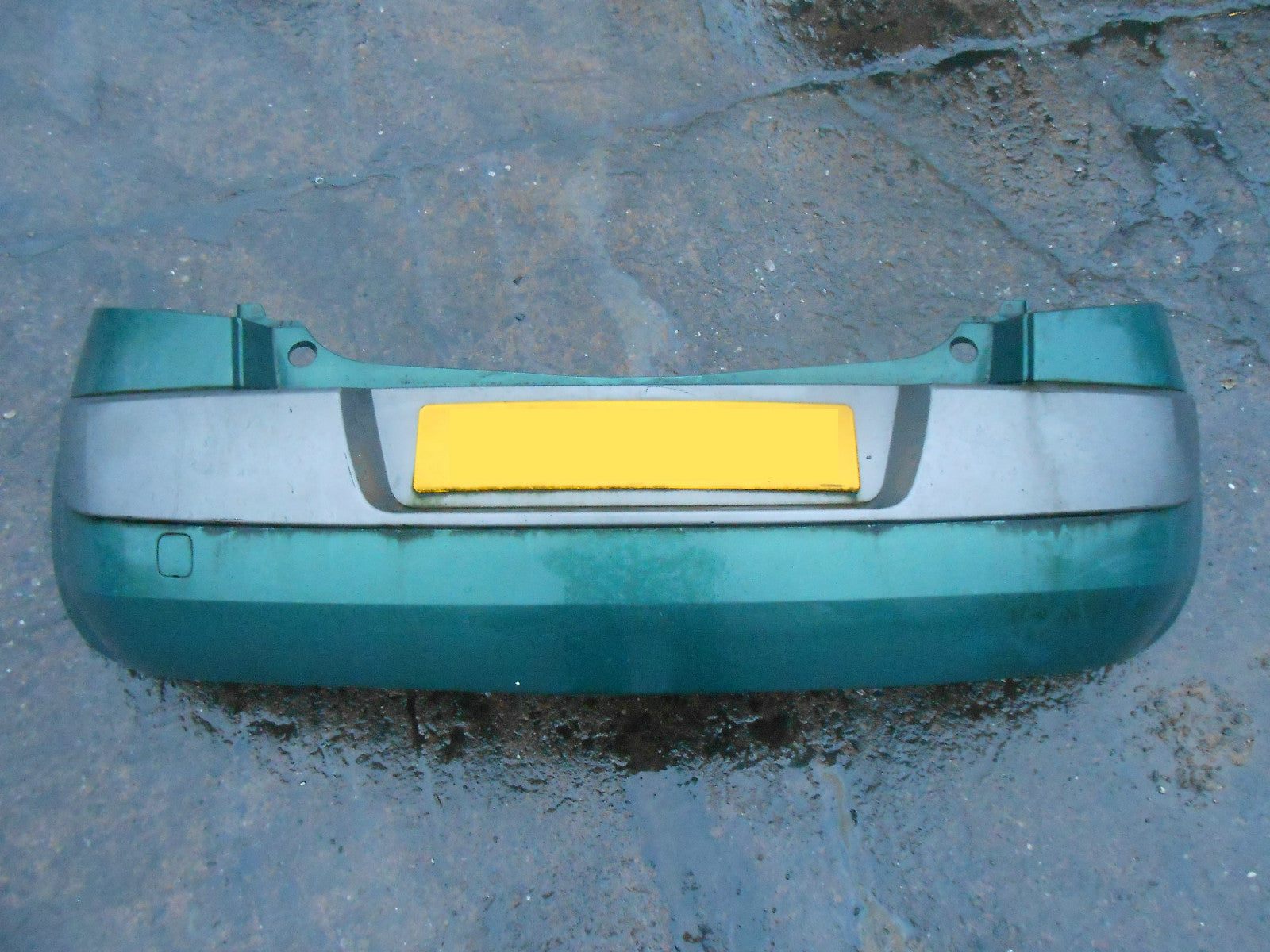 RENAULT MEGANE MK2 2003 COMPLETE REAR BUMPER GREEN