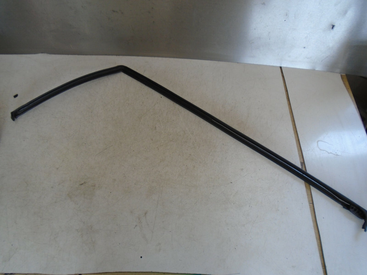 VOLKSWAGEN PASSAT 2017 NSR REAR PASSENGER SIDE WINDOW DOOR CHROME TRIM