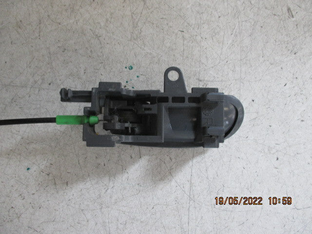2007 PEUGEOT 107 OSF DRIVER SIDE FRONT DOOR LOCK MECHANISM MECH
