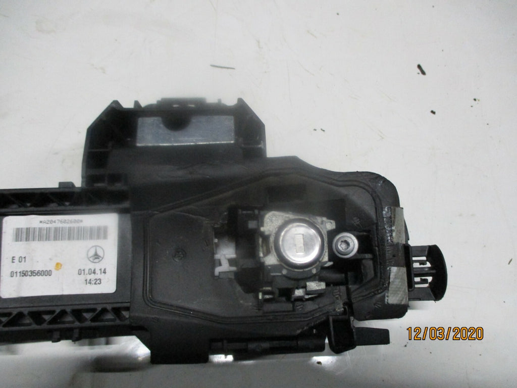 MERCEDES GLA 2014 X156 OSF DRIVER FRONT DOOR HANDLE MOUNT BRACKET A2047602600