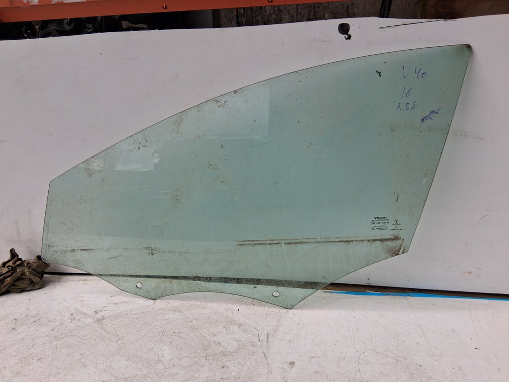 2016 VOLVO V40 R DESIGN NSF PASSENGER SIDE FRONT LEFT WINDOW GLASS