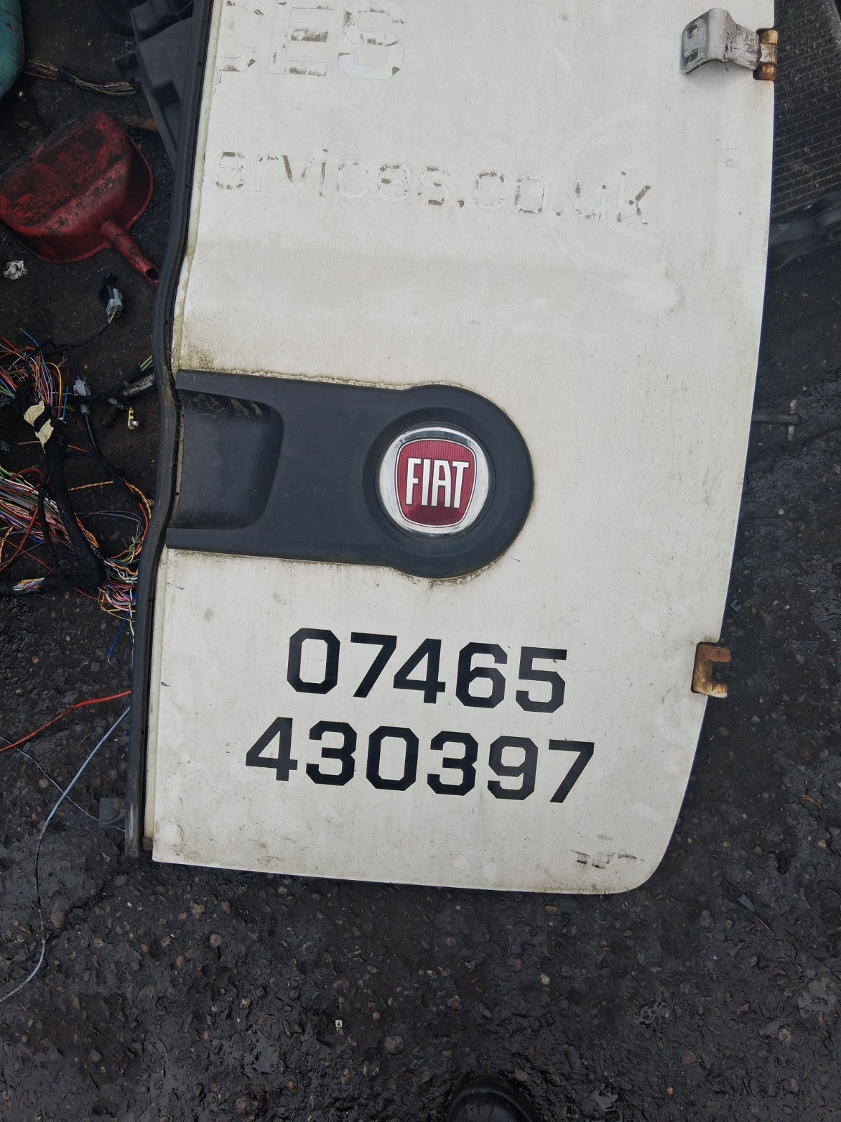 2013 FIAT DOBLO MK2 OSR DRIVER SIDE REAR RIGHT COMPLETE DOOR WHITE