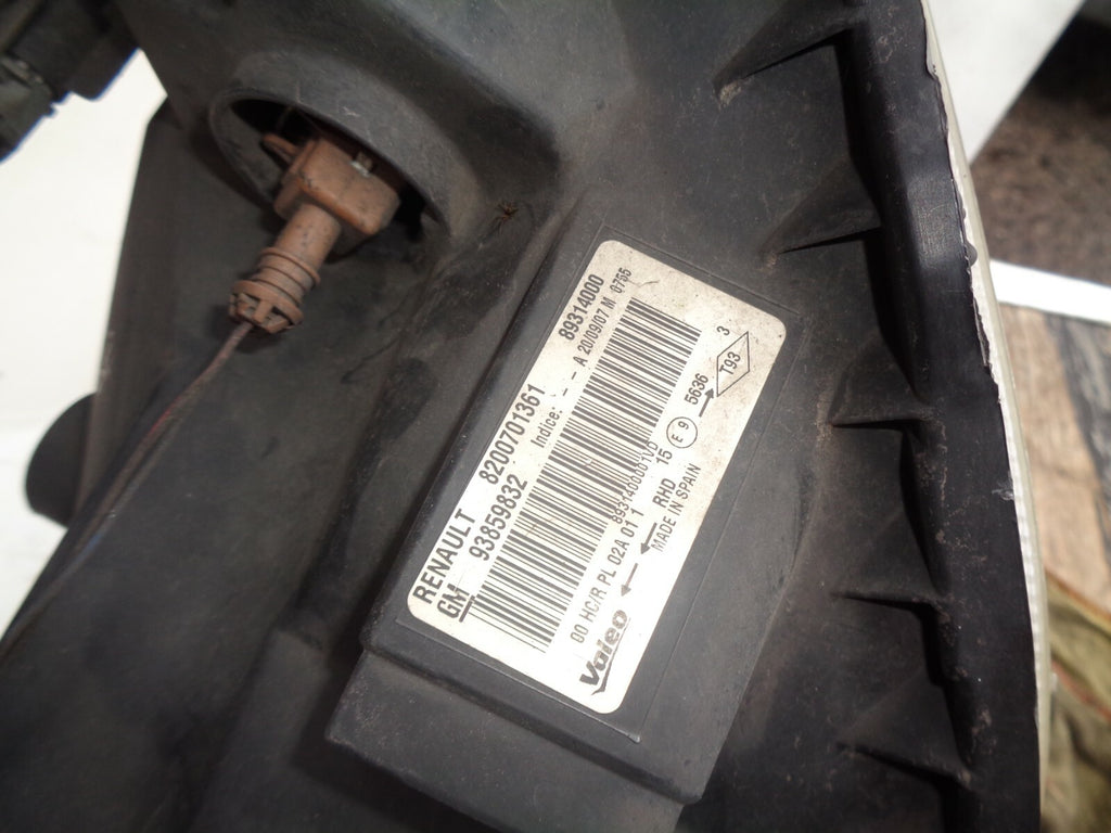 VAUXHALL VIVARO MK1 2007 OS DRIVER SIDE HEADLIGHT 8200701361