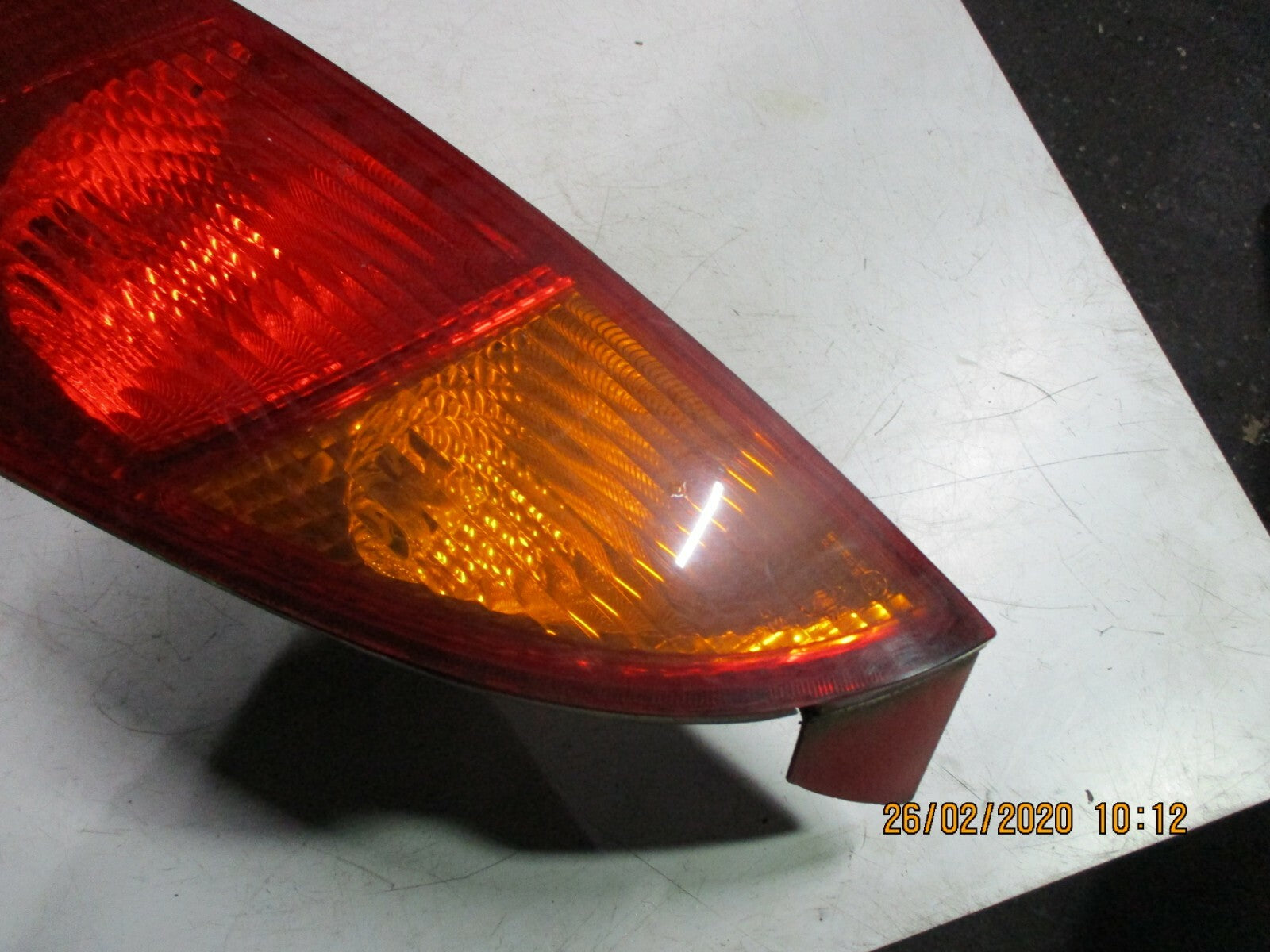 FORD FOCUS MK1 2001 NSR PASSENGER SIDE REAR BRAKE TAIL LIGHT CLUSTER ASSEMBLY