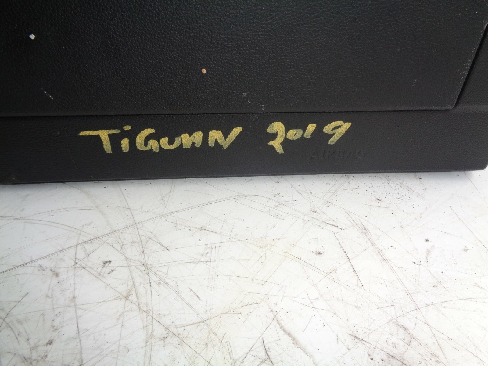 VW VOLKSWAGEN TIGUAN AD MK2 2019 DASHBOARD STORAGE COVER 5nc857919