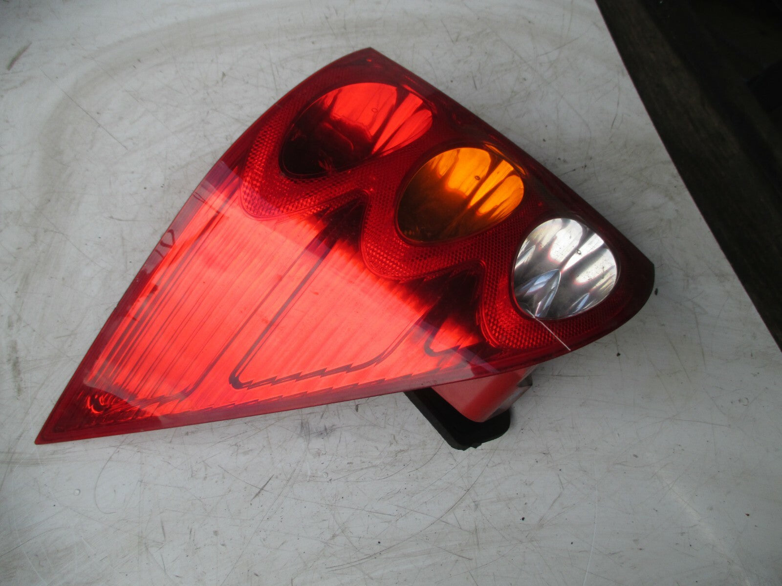 PEUGEOT 1007 2008 NSR PASSENGER SIDE REAR BRAKE TAIL LIGHT CLUSTER UNIT