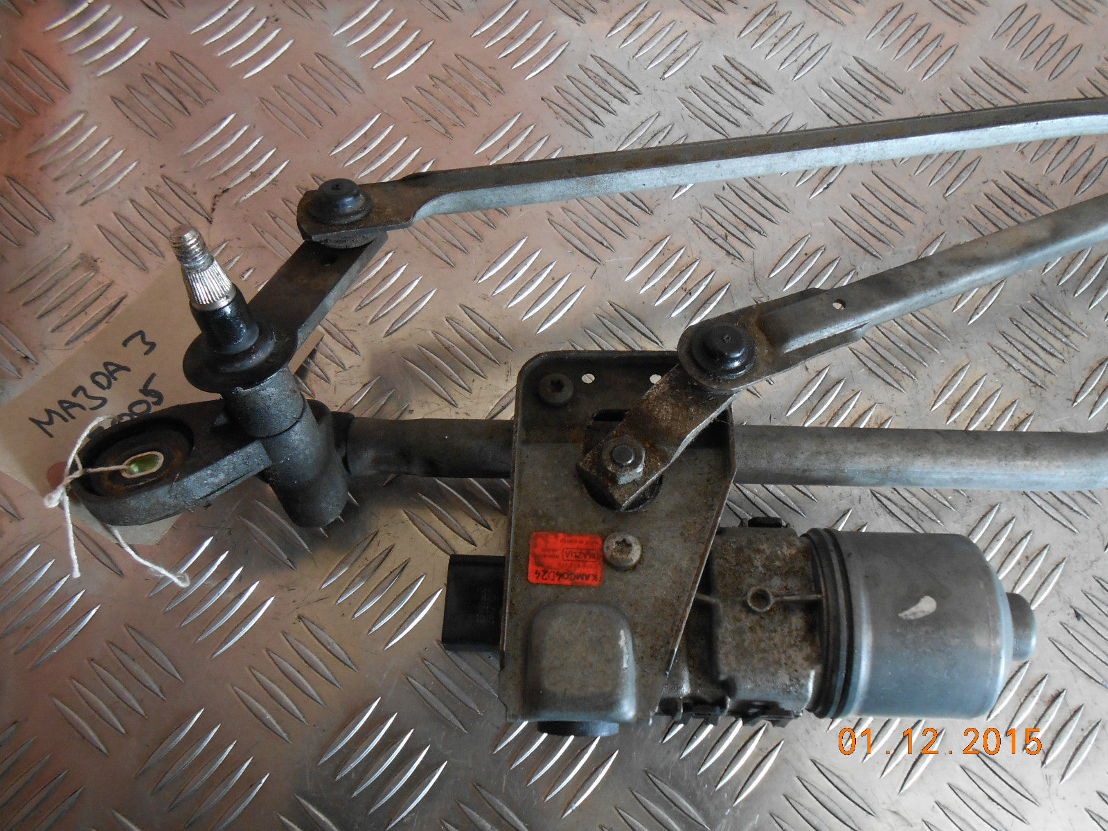 MAZDA 3 BK 2005 FRONT WINDSCREEN WIPER MOTOR & LINKAGE 0390241732 4M5117508BA