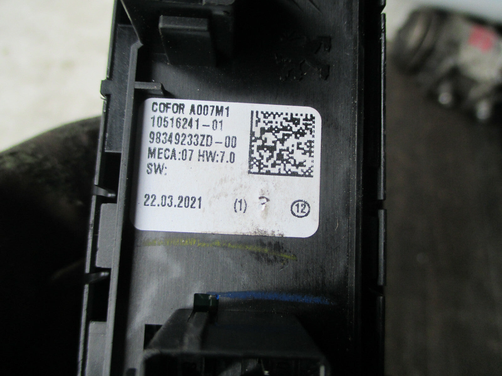 PEUGEOT 2021 OSF DRIVER SIDE FRONT WINDOW MIRROR CONTROL SWITCH 98349233ZD