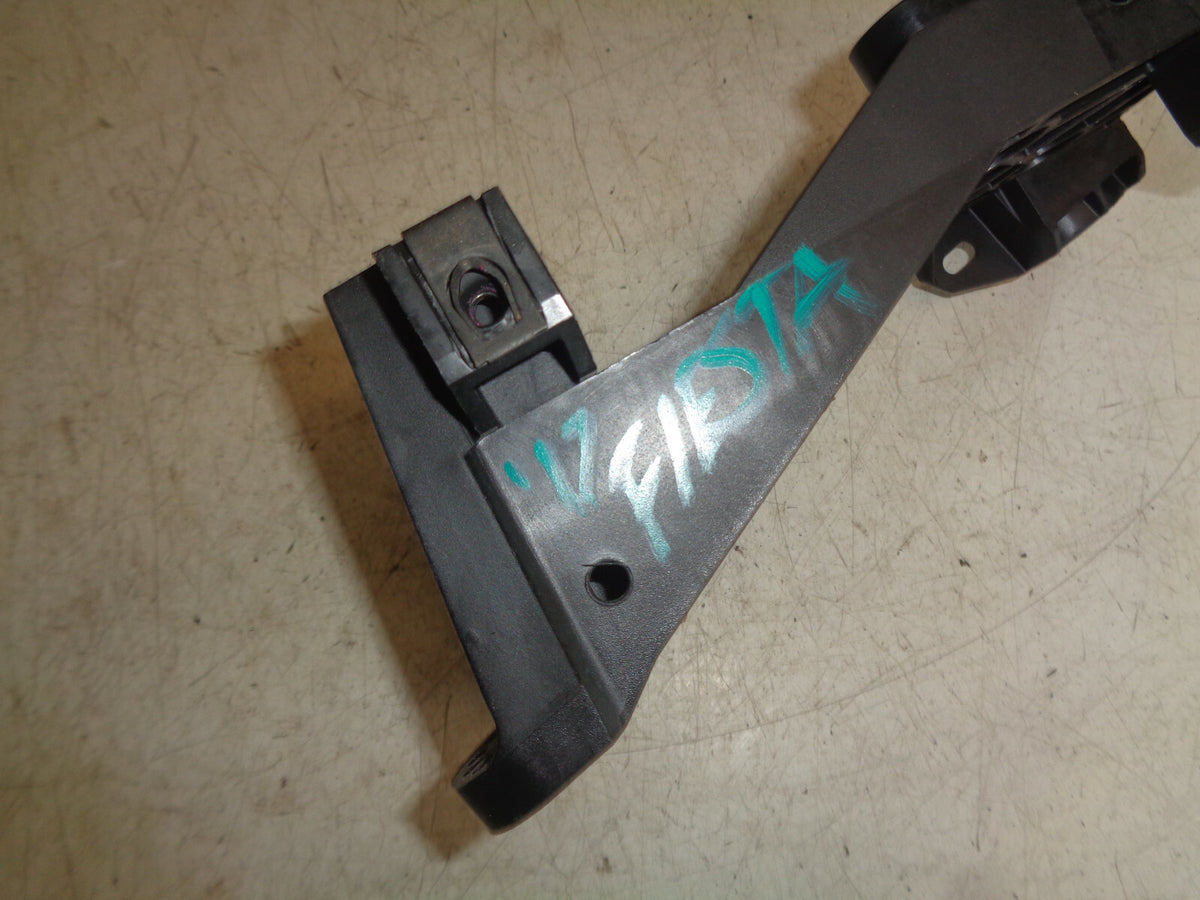 FORD FIESTA MK7 2017 1.5 DIESEL GEARSTICK BOTTOM SUPPORT MOUNT 222505