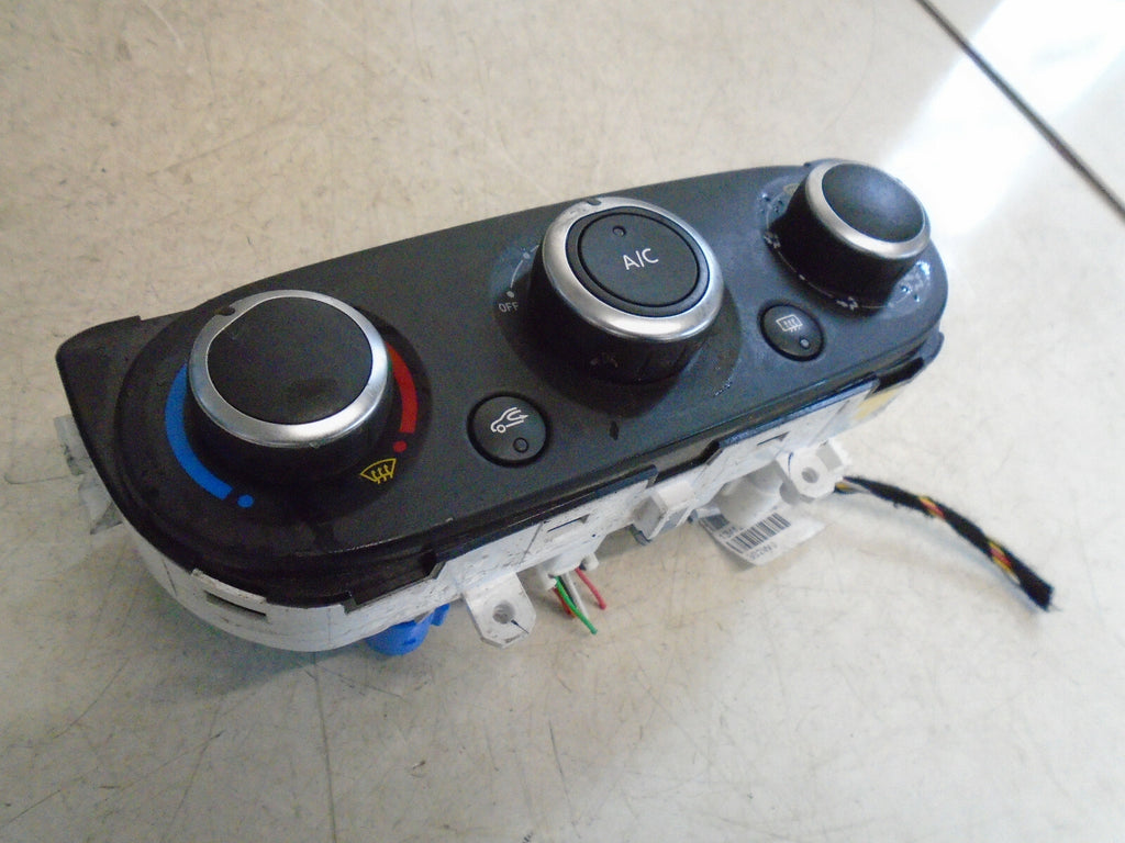 RENAULT CLIO MK4 2019 HEATER AIRCON CONTROL SWITCH PANEL 272703128R