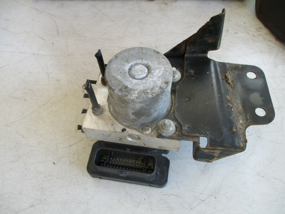 SAIC LDV MAXUS V80 2016 ABS PUMP & CONTROL MODULE SV61ESP9