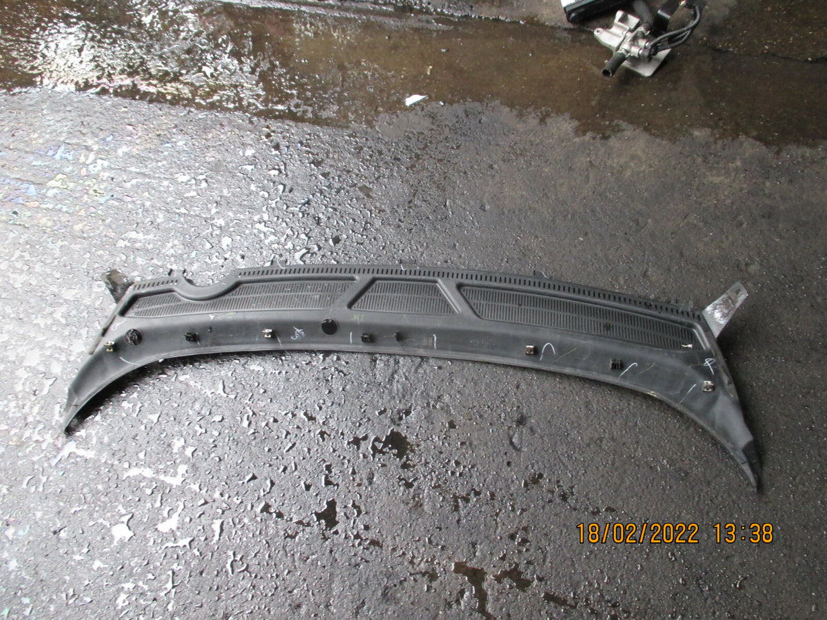 FORD ECOSPORT 2017 FRONT PLASTIC TRIM SCUTTLE PANEL VENT COVER