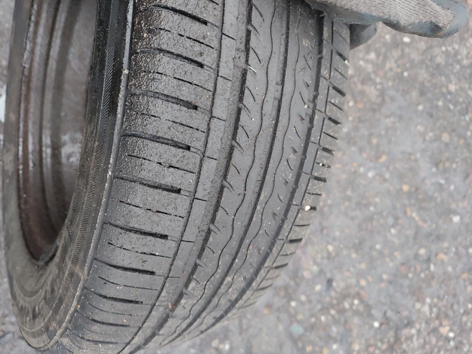 2002 FORD FOCUS MK1 14 INCH STEEL WHEEL WITH TYRE 185/65R14 REF 1