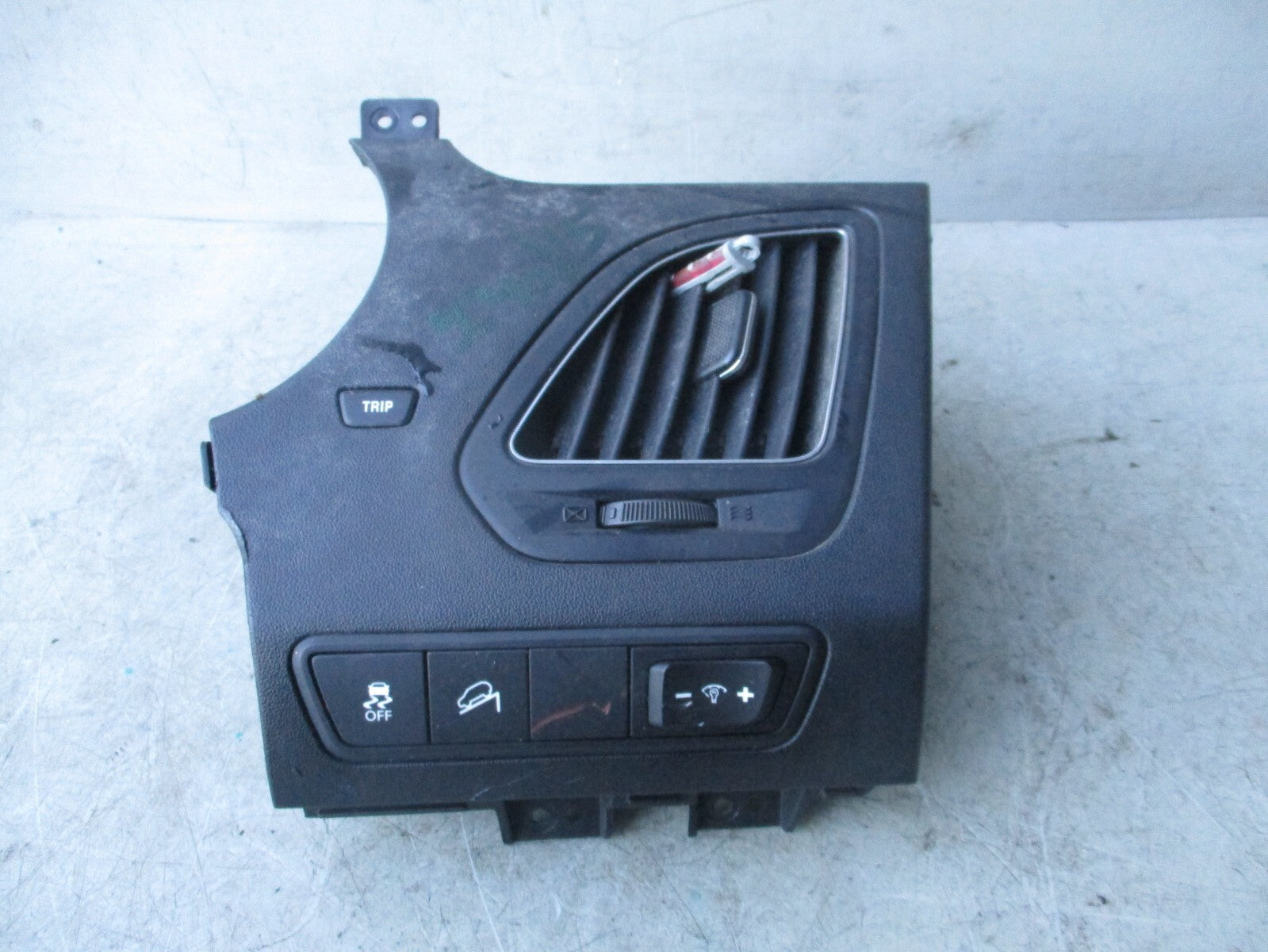 2015 HYUNDAI IX35 MK1 DASHBOARD OSF DRIVER SIDE FRONT AIR VENT