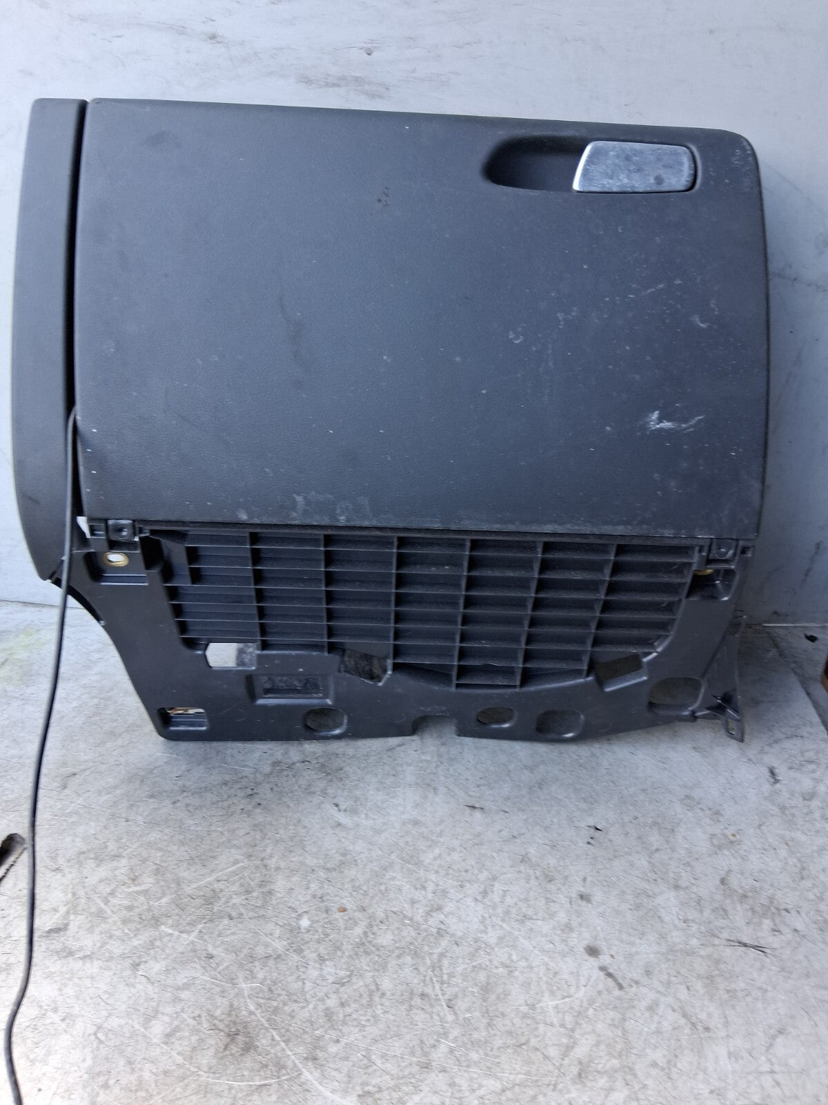 2011 AUDI A4 GLOVE BOX FRONT STORAGE COMPARTMENT 8K2857035B