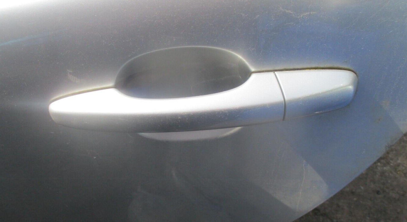 2016 VOLVO V40 R DESIGN NSR PASSENGER SIDE REAR LEFT EXTERIOR DOOR HANDLE SILVER
