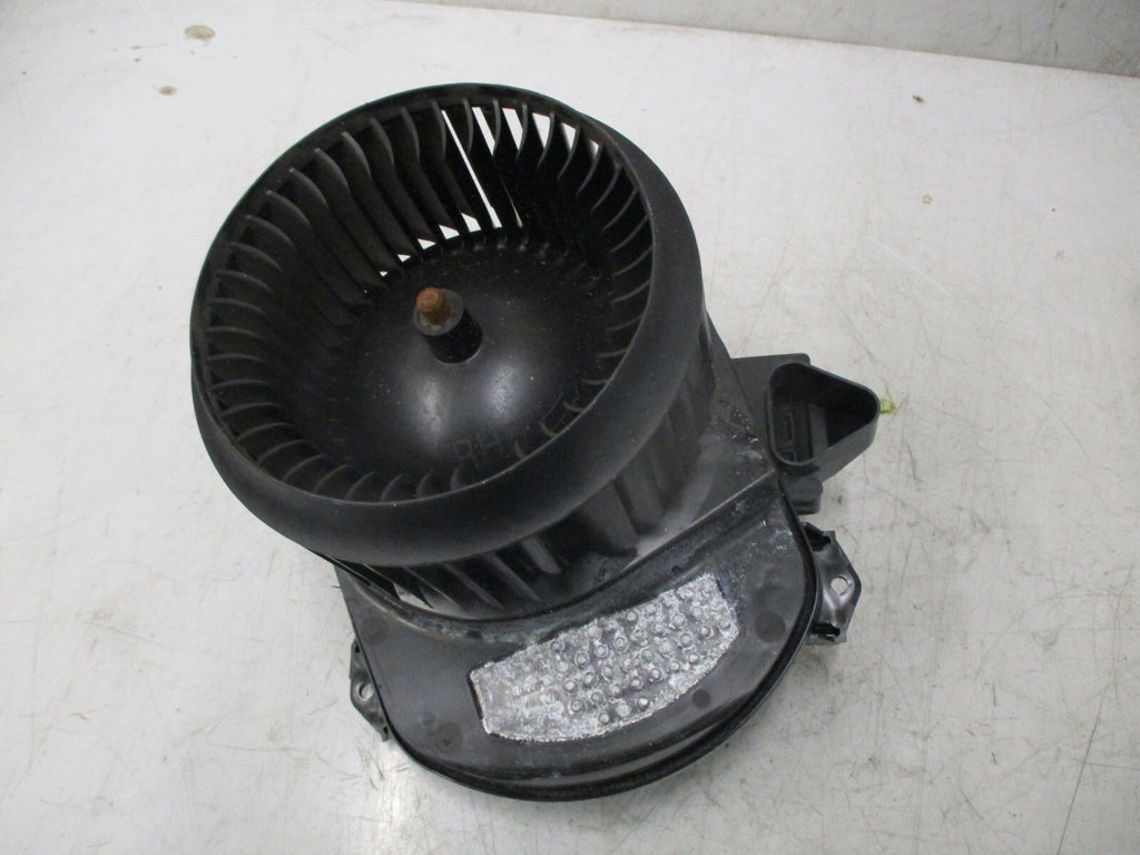 MERCEDES GLA 2014 HEATER AIR FAN BLOWER MOTOR RESISTOR ASSEMBLY A2469064300