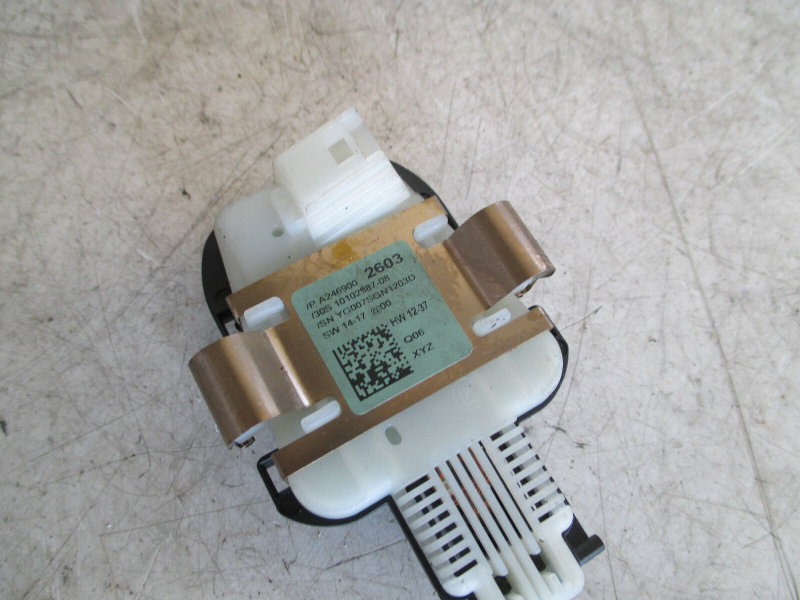 MERCEDES BENZ GLA 2018 X156 RAIN SENSOR MODULE A2469002603