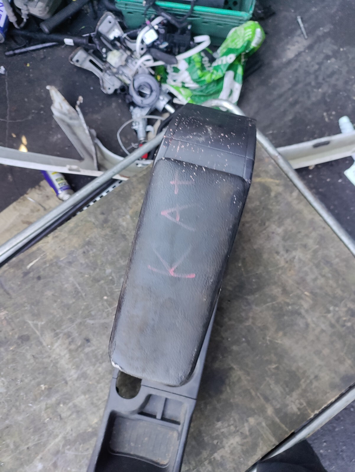 FORD KA+ PLUS 2017 CENTER CONSOLE ARM REST
