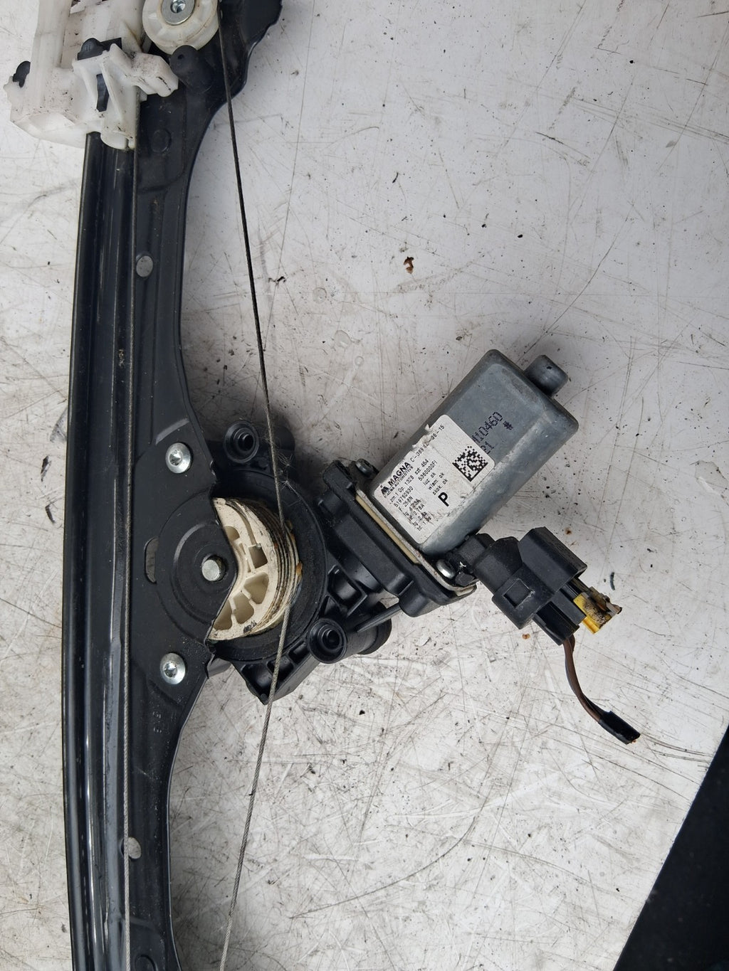 2015 FIAT 500 OSF DRIVER SIDE FRONT RIGHT WINDOW MOTOR REGUALTOR 519760930