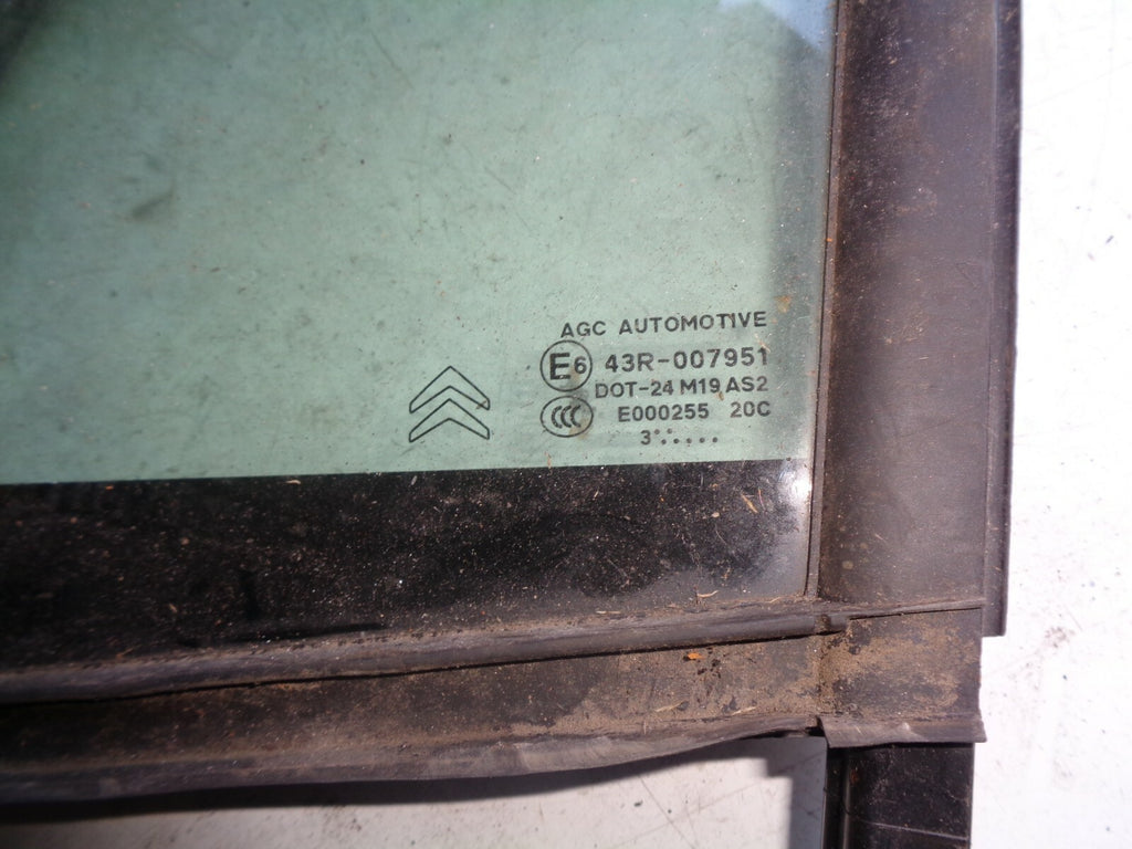 CITROEN C3 2012 NSF PASSENGER SIDE FRONT 1/4 QUARTER GLASS WINDOW