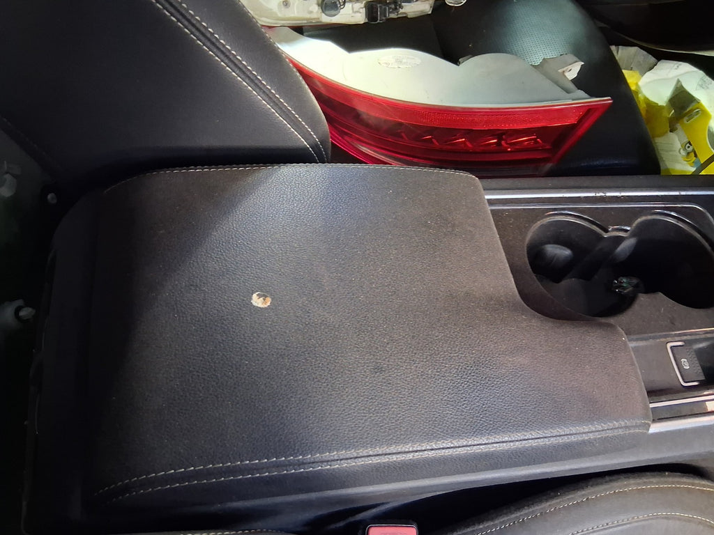 2017 JAGUAR XE R-SPORT CENTRE CONSOLE LEATHER ARM REST