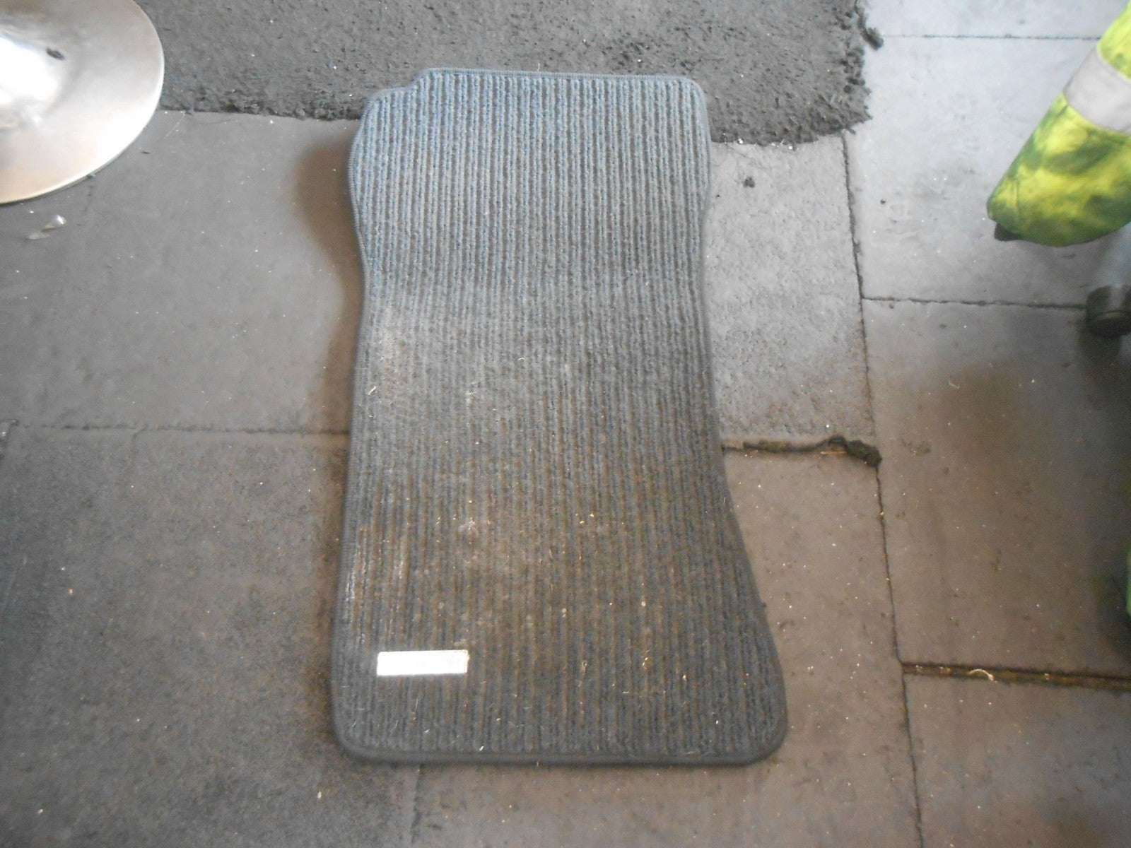 MERCEDES C CLASS CL203 2000-2008 NSF PASSENGER FRONT FLOOR MAT CARPET