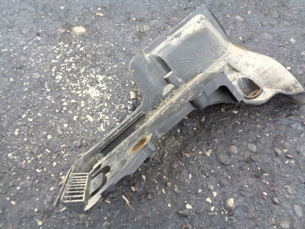 LAND ROVER DISCOVERY 2005 3 LR3 BATTERY BOX BASE PANEL MOUNTING DWM 500051