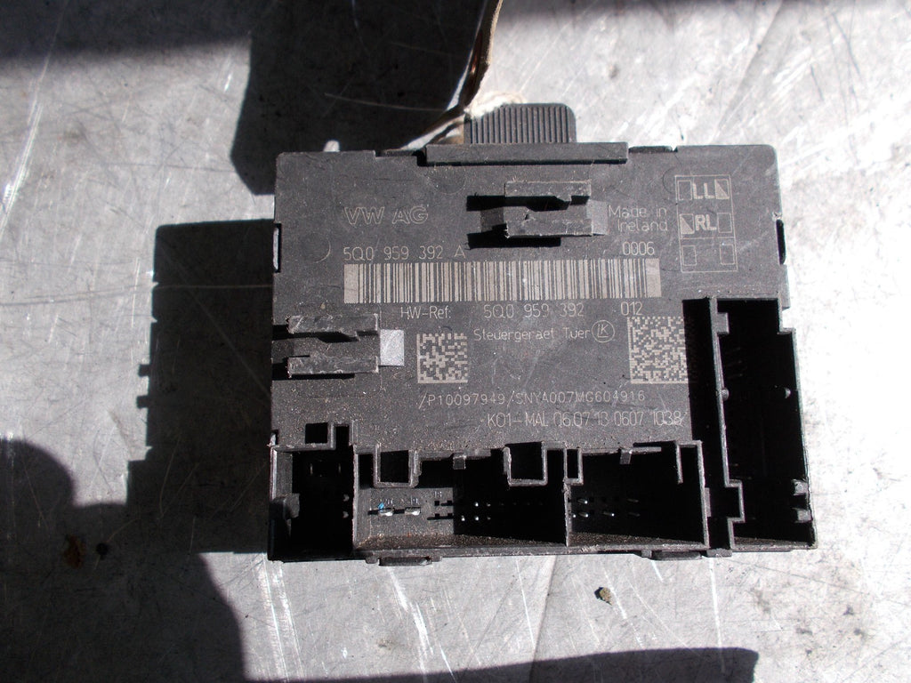 2013 VW GOLF MK7 PASSENGER SIDE FRONT DOOR ECU 5Q0959392A