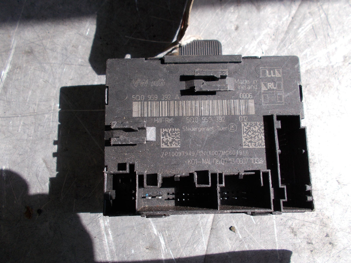 2013 VW GOLF MK7 PASSENGER SIDE FRONT DOOR ECU 5Q0959392A