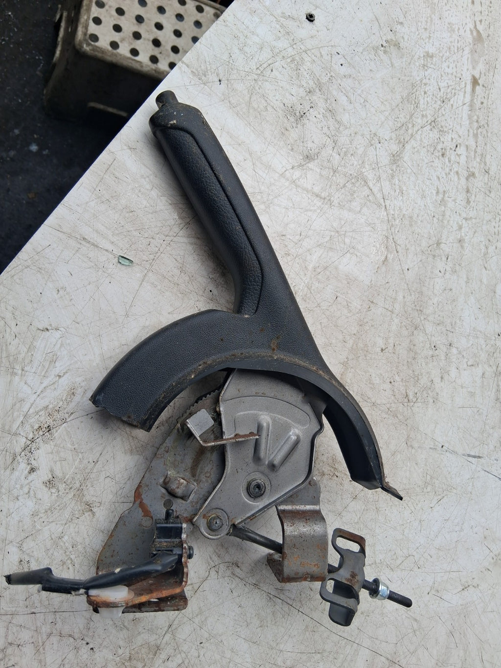 2016 PEUGEOT 108 3 DOOR MK2 MANUAL HANDBRAKE PARKING BRAKE LEVER MECHANISM