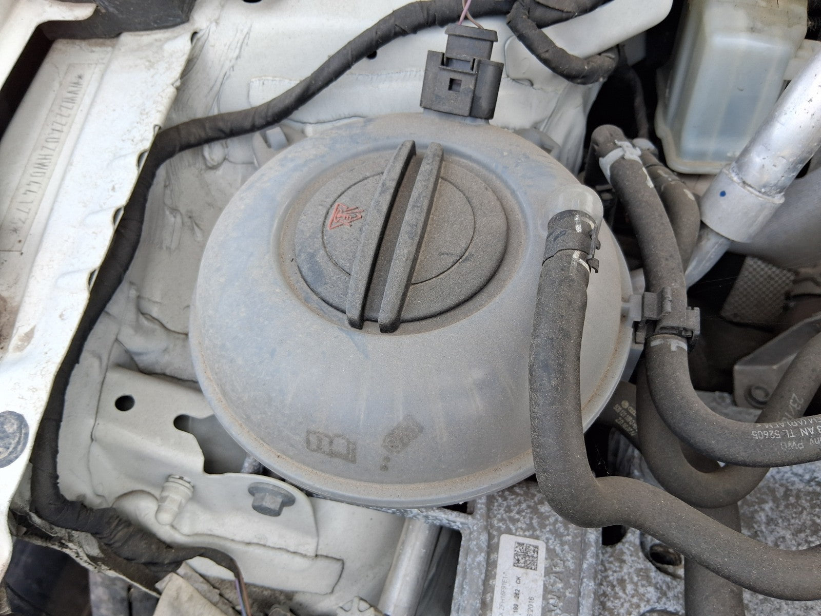 2016 VOLKSWAGEN GOLF MK7 1.0 PETROL COOLANT WATER EXPANSION TANK RESERVOIR