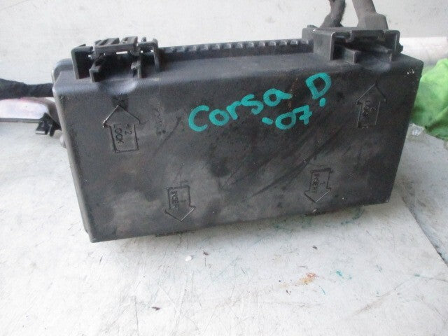 2010 VAUXHALL CORSA FUSE RELAY FUSE BOX BCM CONTROL MODULE 13217392EF