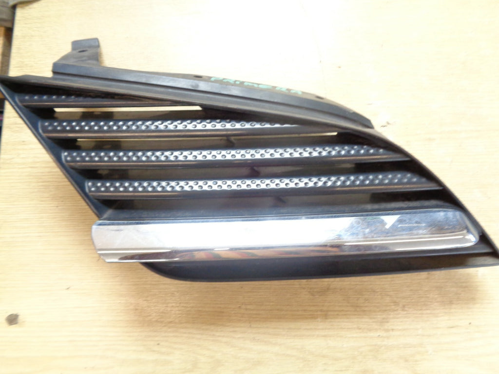 NISSAN PRIMERA P12 2004 FRONT BUMPER GRILL RIGHT SIDE 62320 AU300