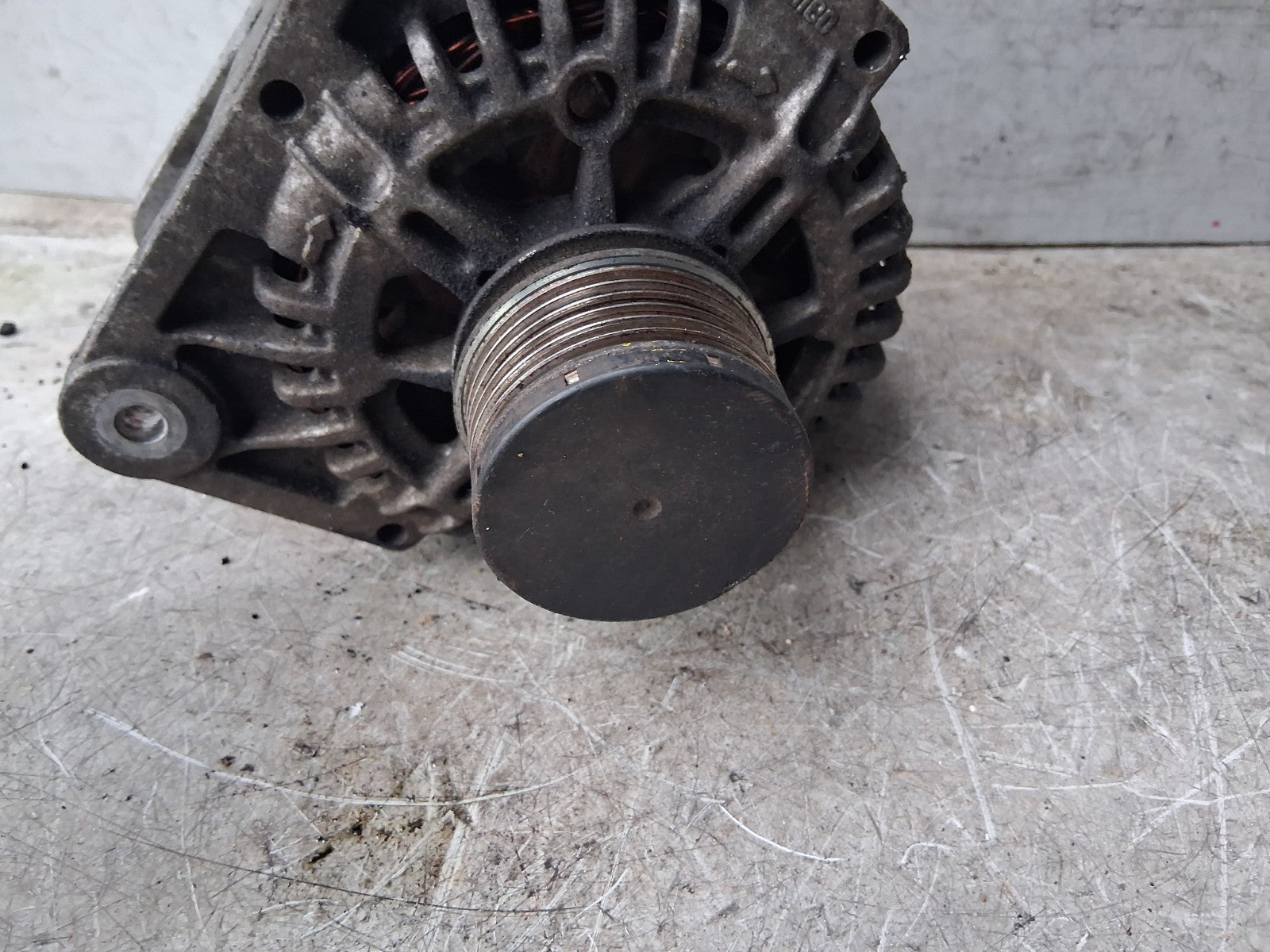 2005 RENAULT MEGANE MK2 1.5 DIESEL ALTERNATOR 8200386806