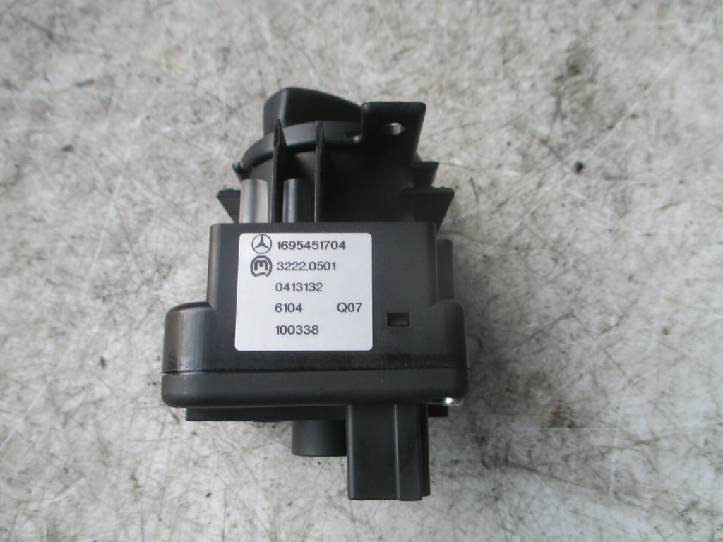 MERCEDES BENZ A CLASS W169 2006 HEADLIGHT SWITCH UNIT A1695451704