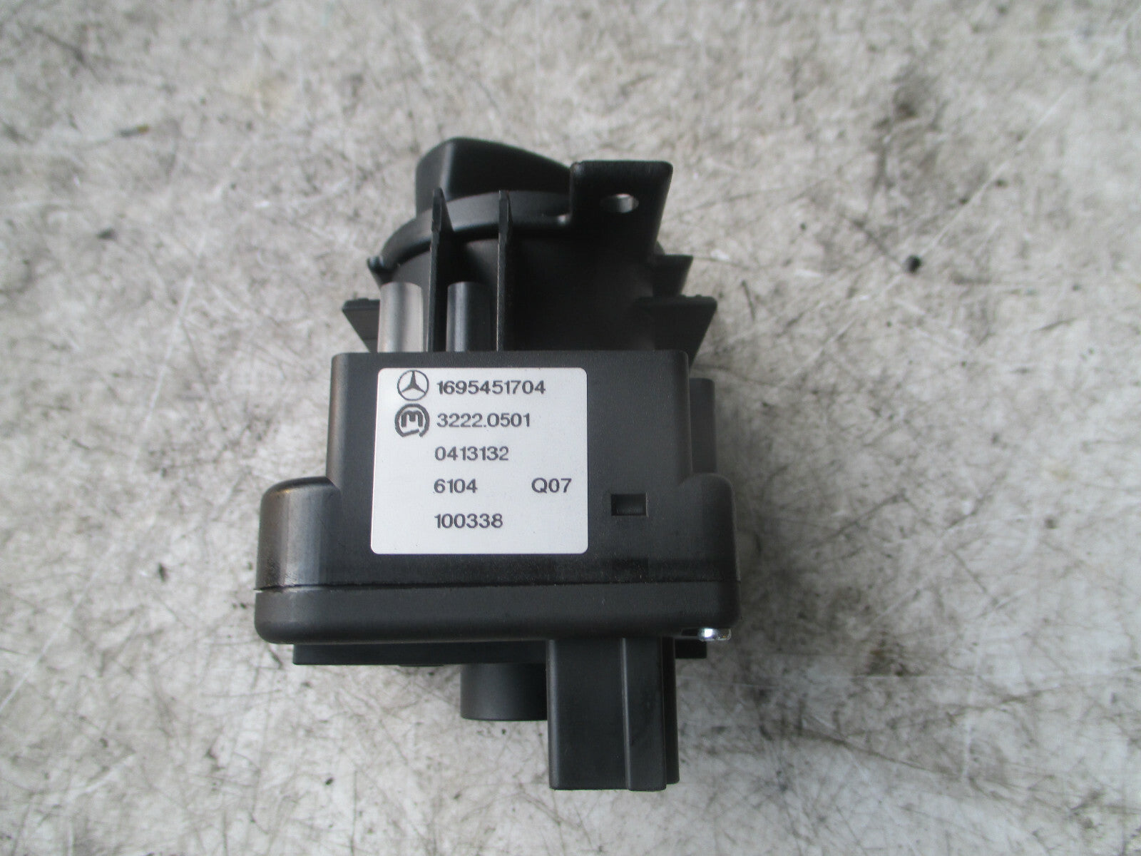 MERCEDES BENZ A CLASS W169 2006 HEADLIGHT SWITCH UNIT A1695451704
