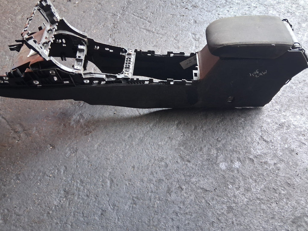 2015 VOLKSWAGEN GOLF MK7 COMPLETE CENTRE CONSOLE ARM REST TRIM