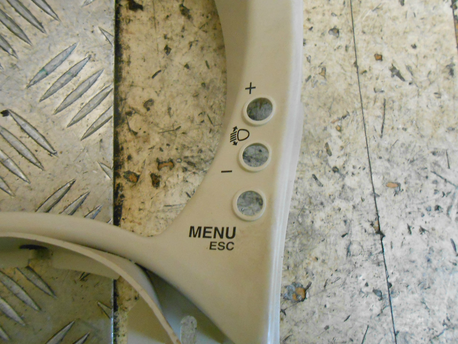 FIAT 500 312 2013 SPEEDO INSTRUMENT CLUSTER SURROUND TRIM PANEL CREAM