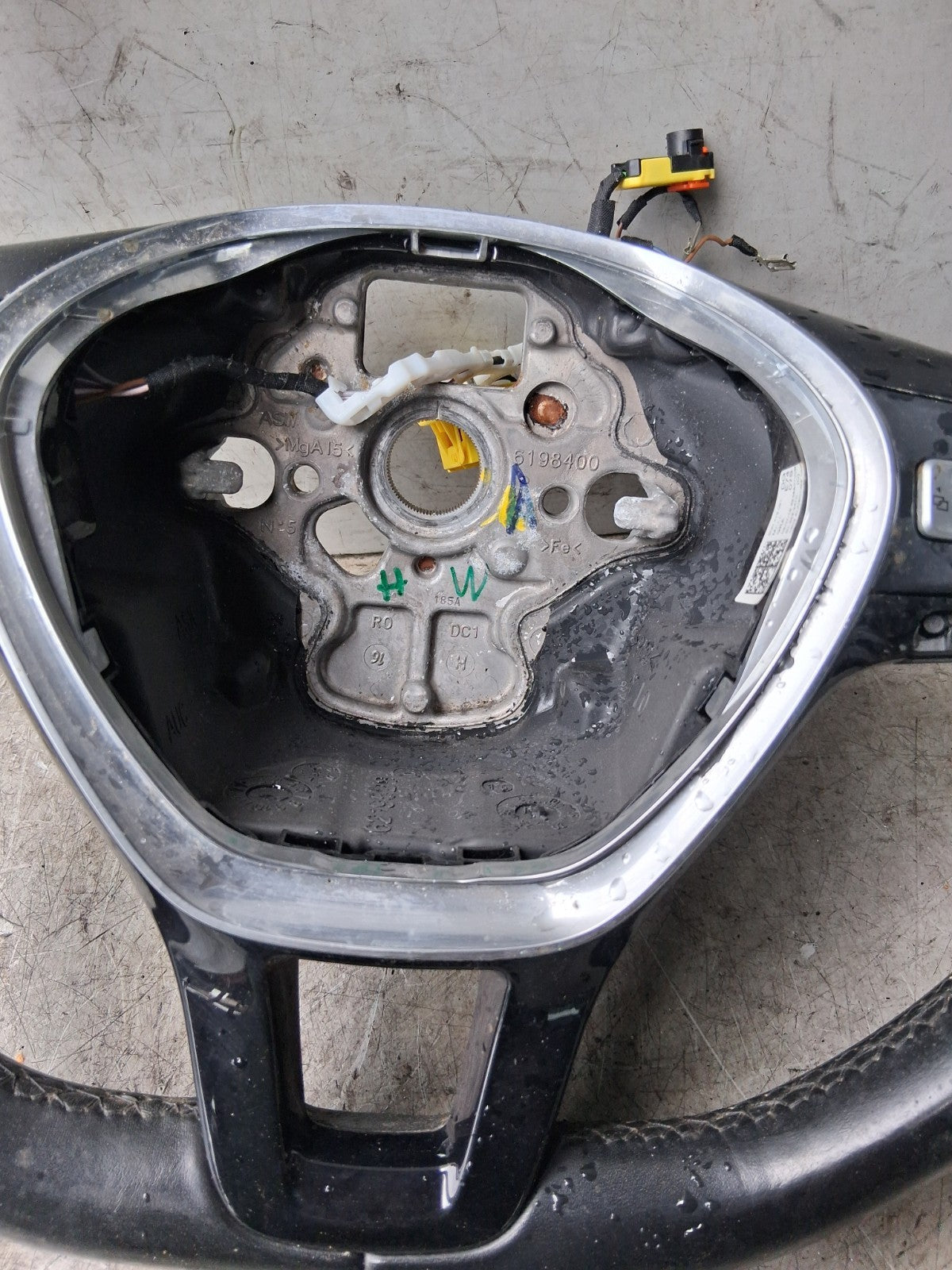 2016 VOLKSWAGEN GOLF MK7 MULTIFUNCTIONAL STEERING WHEEL 622995100A