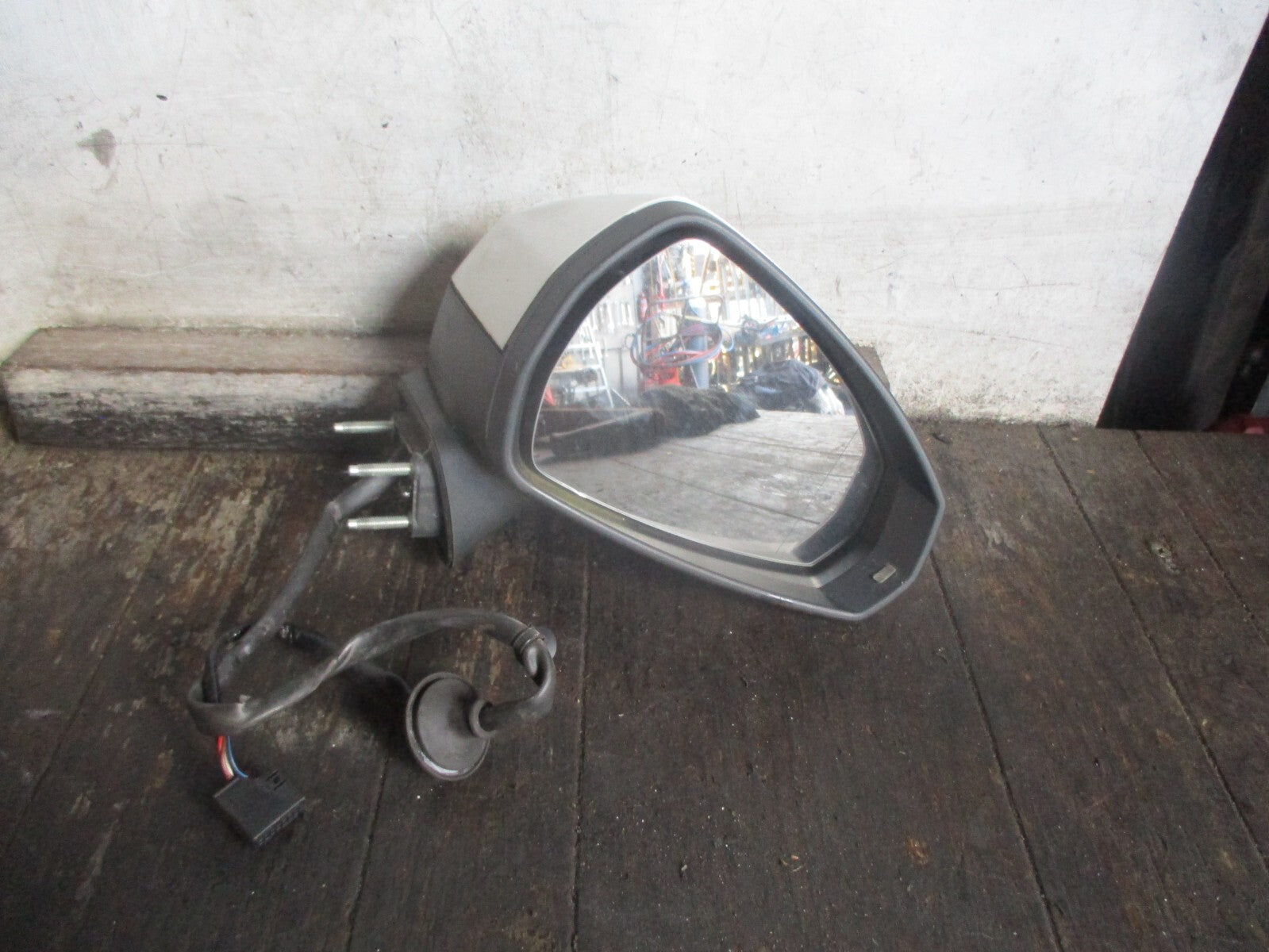 AUDI A3 8V 2013 OSF DRIVER SIDE FRONT WING MIRROR WHITE