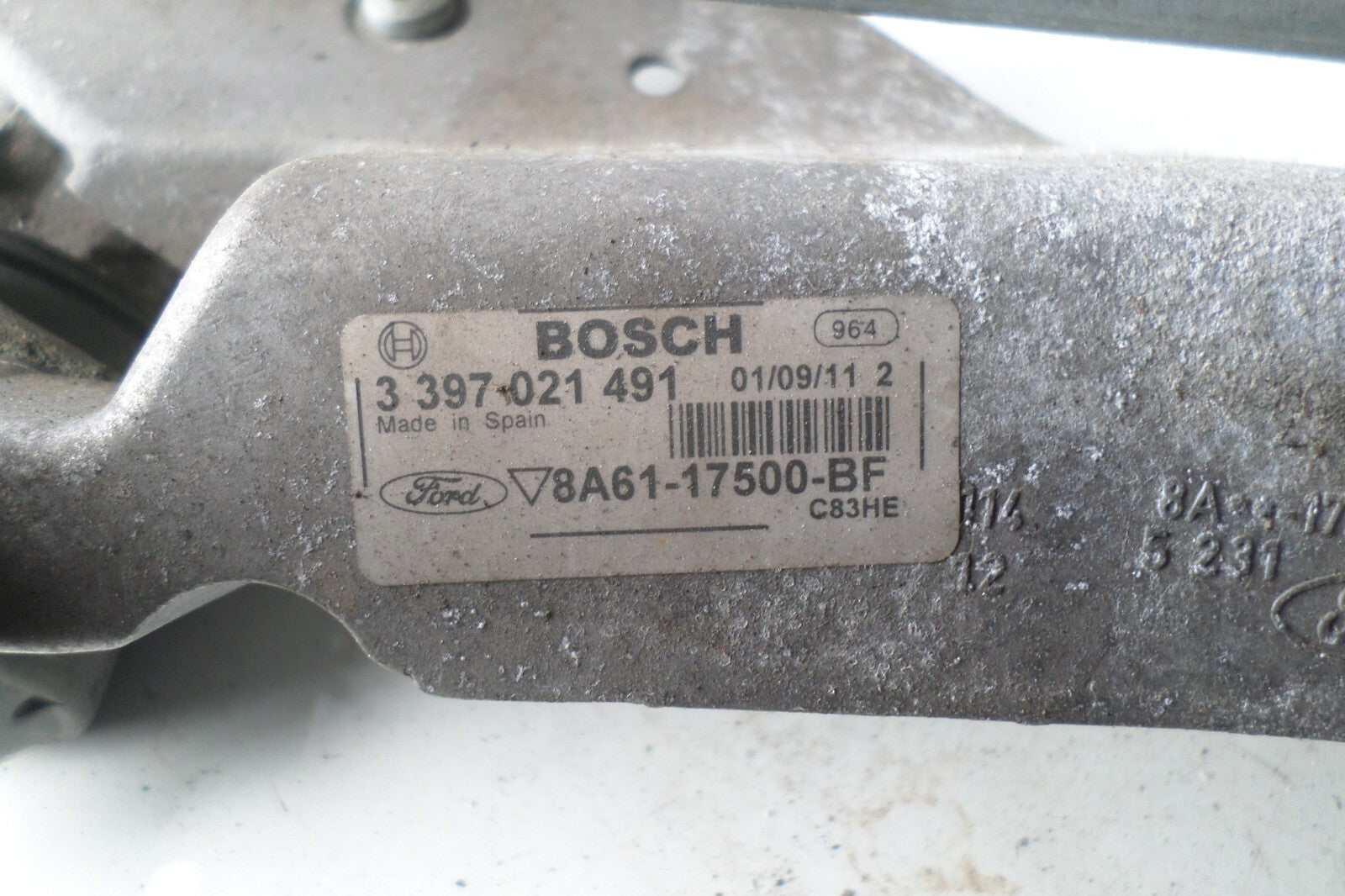 FORD FIESTA MK7 08-16 FRONT WINDSCREEN WIPER MOTOR AND LINKAGE 8A6117B571BB