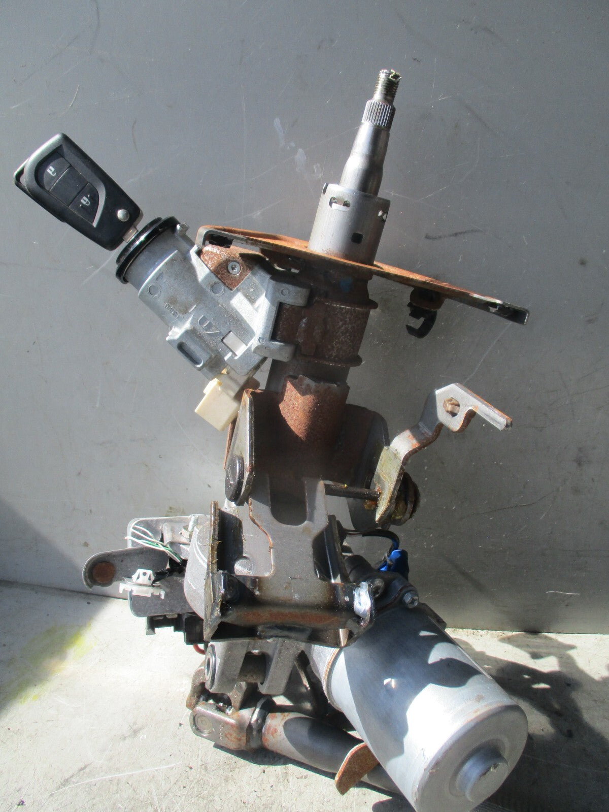 2019 PEUGEOT 108 POWER STEERING COLUMN PUMP INGITION BARREL WITH KEY 452500H081