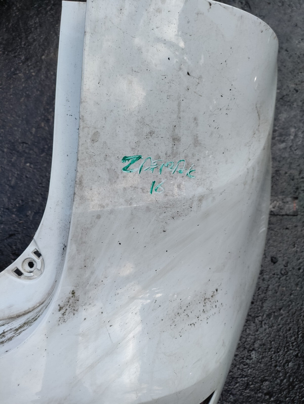 2016 VAUXHALL ZAFIRA C COMPLETE REAR BUMPER WITH PDC SENSOR WHITE